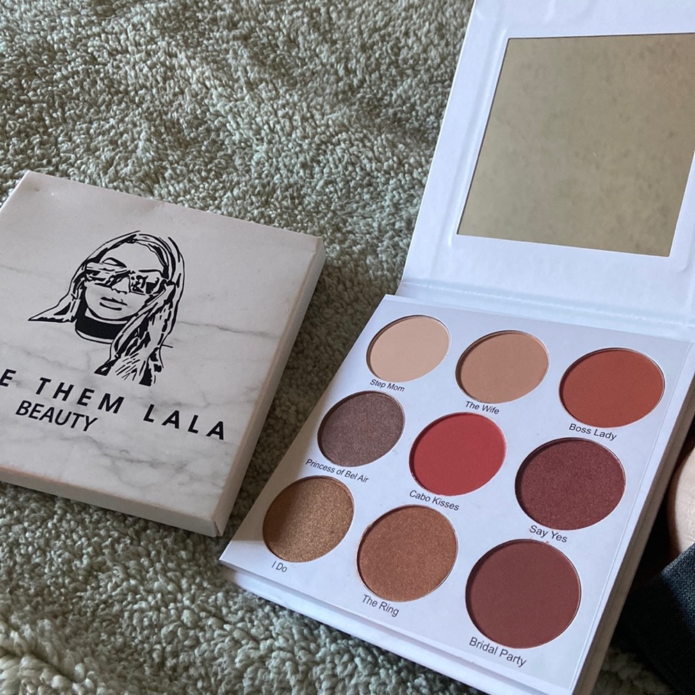 #Give Them LaLa Beauty eyeshadow palette